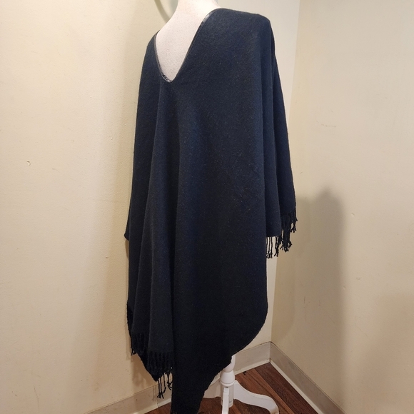 Ann Taylor Black Fringe Faux Leather Trim Open Poncho One Size - Picture 4 of 13